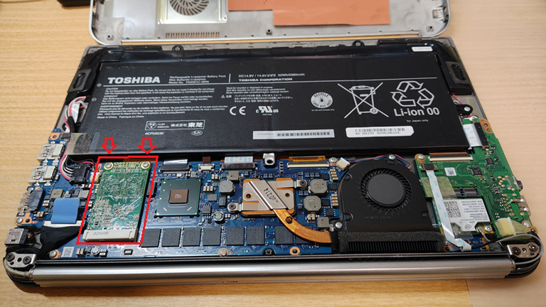 PCカバーを外した状態
