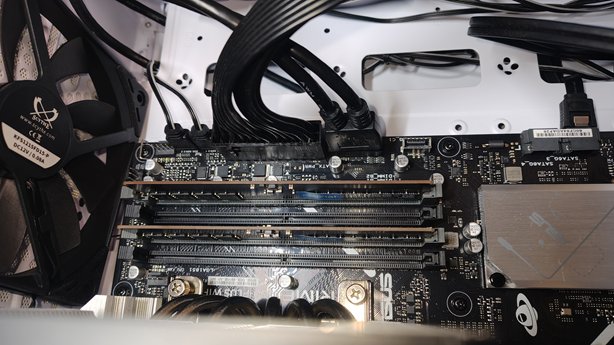 Crucial 32GB DDR5-5600 2枚