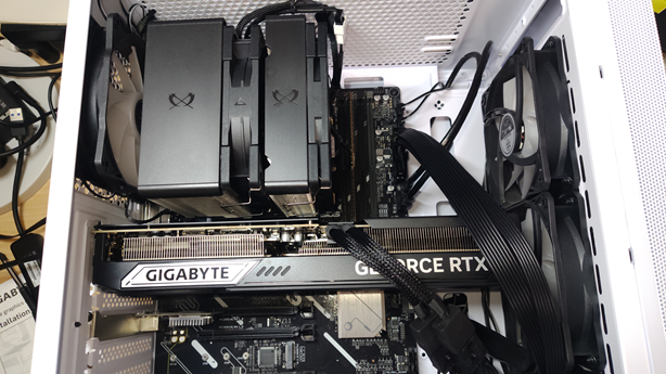 RTX5070 Ti に換装後